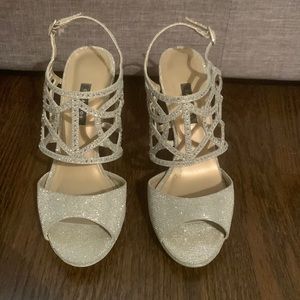 Caparros Poet Silver Glimmer Heels, size 8 1/2